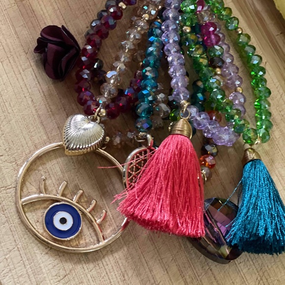 Bracelets - Picture 4 of 8